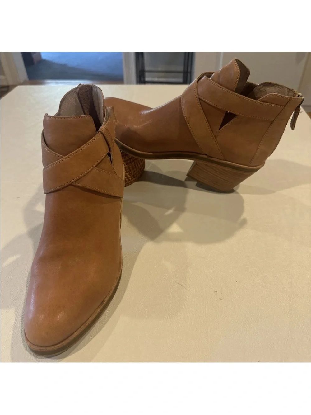 Eileen Fisher Ives Tumble Natural Tan leather Size 10 Cutout Booties Minimalist